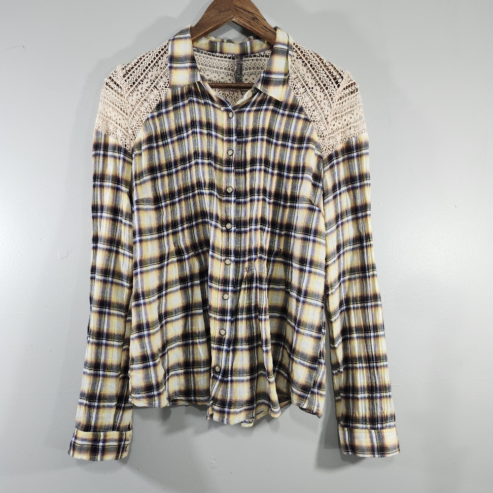 Free people size 8 plaid crochet shoulders pearl snap down